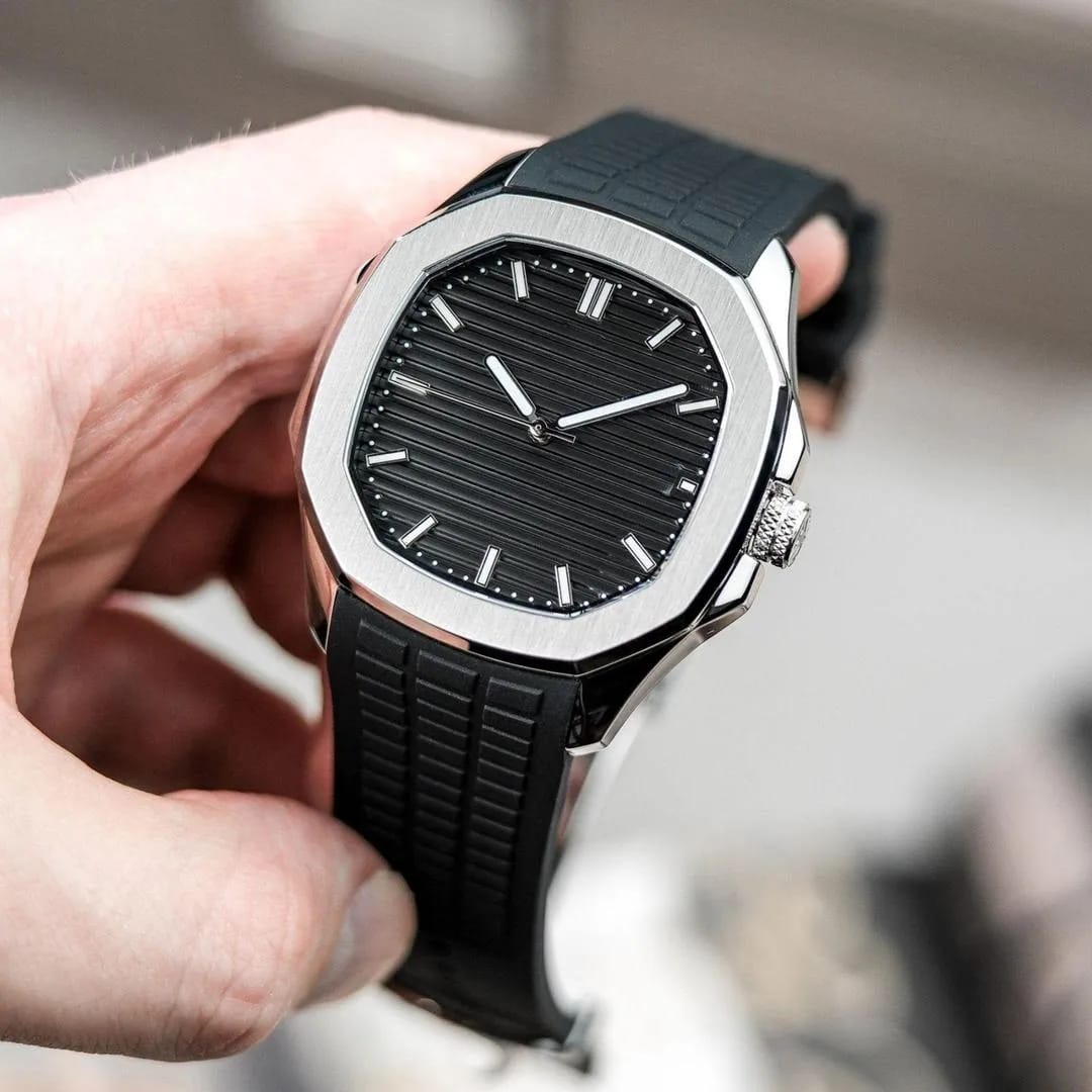 Men's water Resistant Quartz watch with Textured Rubber strape